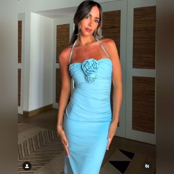 Zara Dresses & Skirts - ZARA ZARA RAISED FLOWER STRAPLESS HALTER DRESS BLUE M  NWT